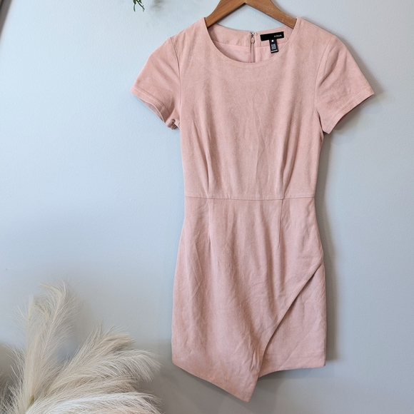 Aqua Dresses & Skirts - Aqua Pink Short Sleeve Dress